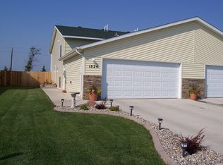 1824 10th St W, West Fargo, ND 58078