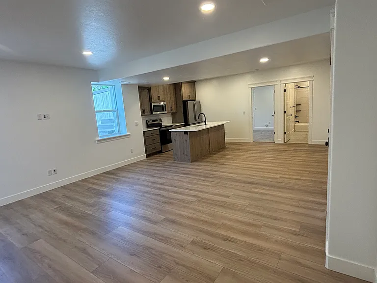 71 N 145 W — Photo 8