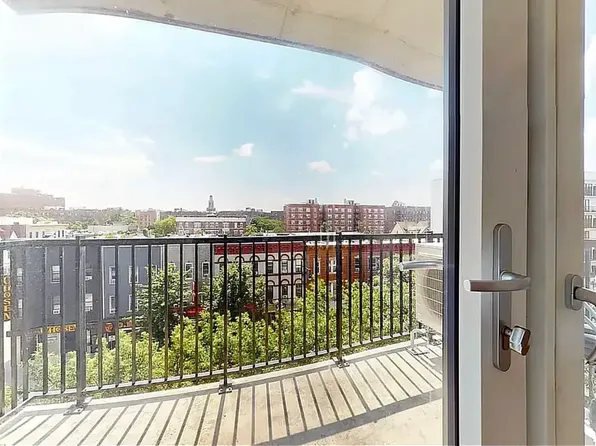 639 East 28th Street image 11 of 15