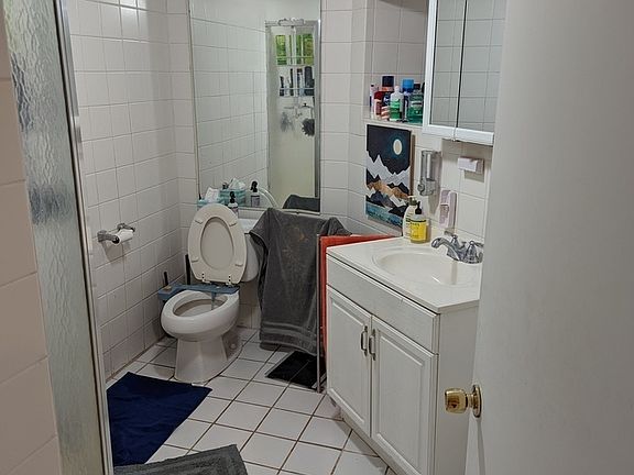 3rd image of 3343 N Sheffield Ave #G