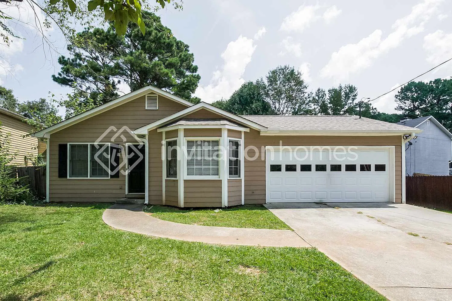 700 Carriage Ln Lawrenceville, GA 30046 — Photo 1