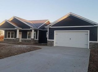 10422 Elly Ln, Freeland, MI 48623