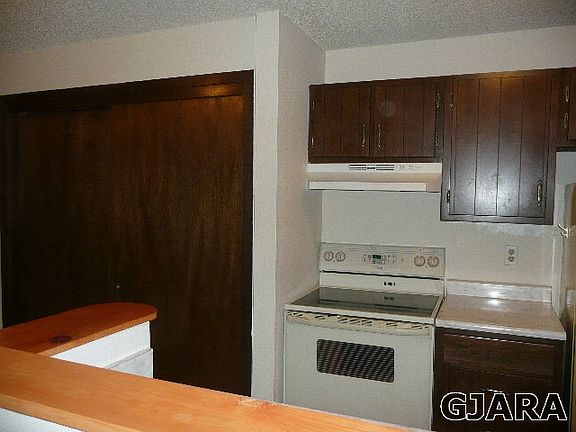 4th image of 3146 Lakeside Dr APT 310