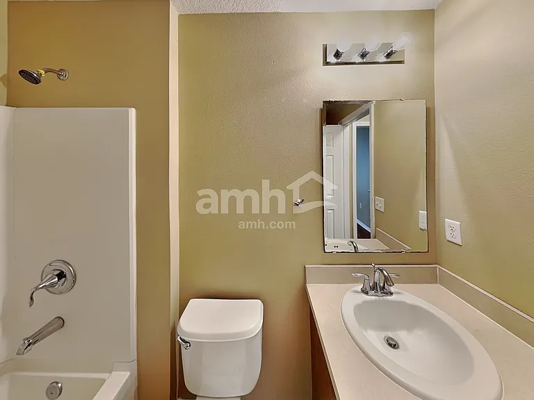 1733 Strathmore Cir — Photo 13