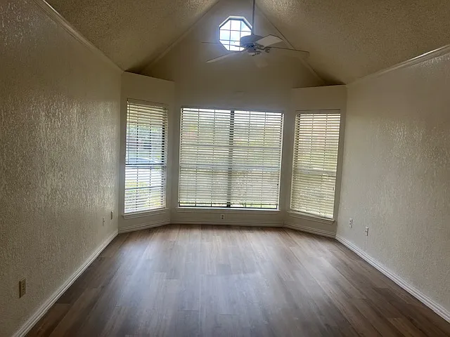 306 Cimarron Trl — Photo 19