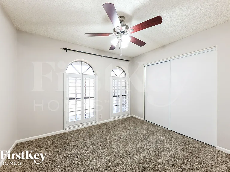 12925 N 73rd Ave — Photo 16