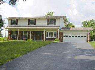 4710 Stanhope Dr, Saint Louis, MO 63128