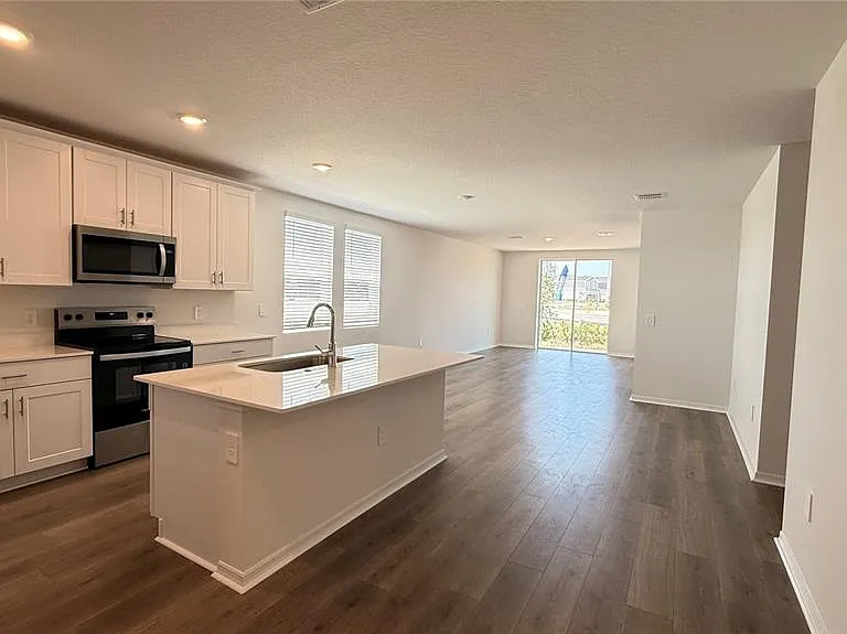3905 Giorgio Dr — Photo 7