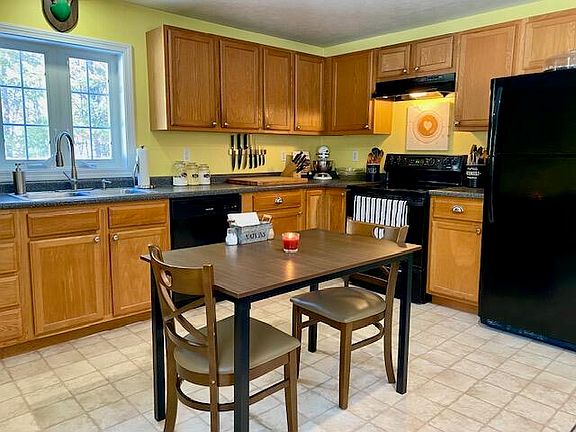 5th image of 490 South Hiram Road