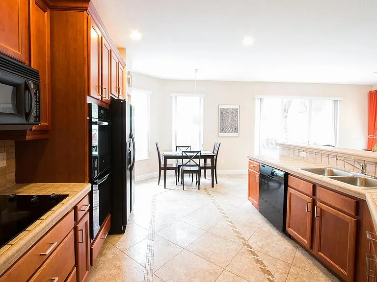 2257 Portofino Ave — Photo 6