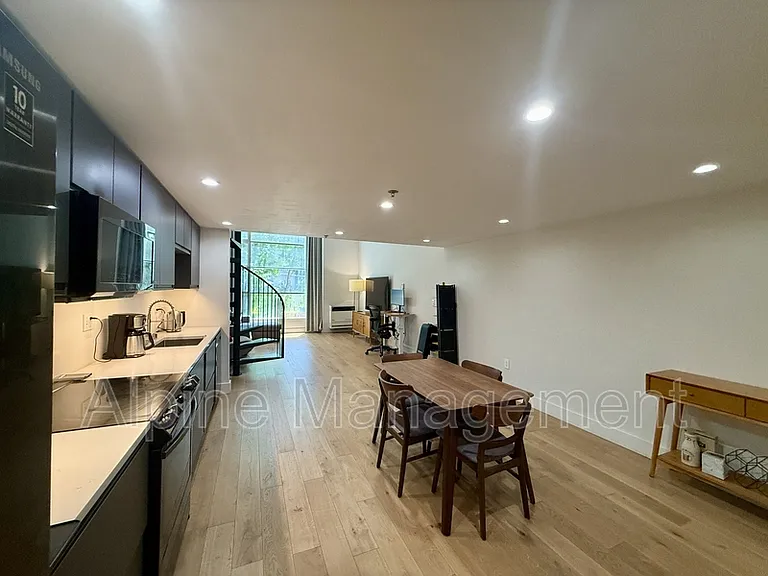 699 Pennsylvania Ave #1 — Photo 9