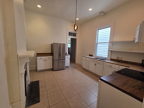 5th image of 812 N White St