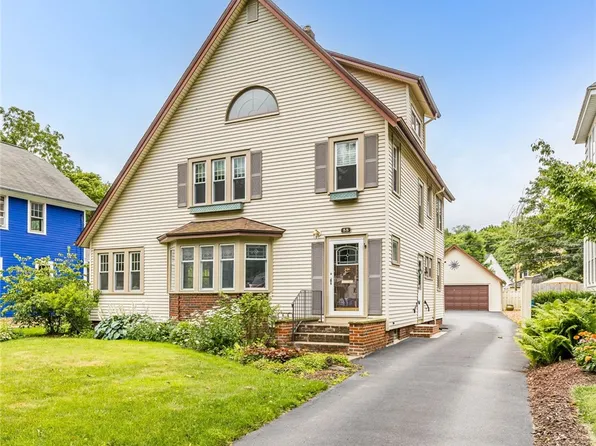 55 Elm Dr, Rochester, NY 14609