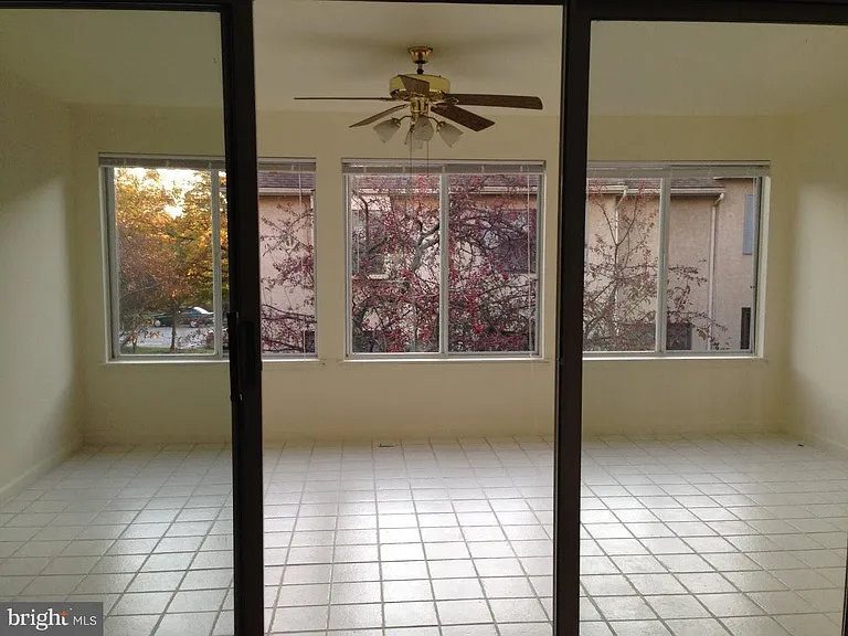350 New Market Ct — Photo 5