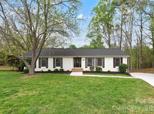 100 Chadmore Dr, Charlotte, NC 28270