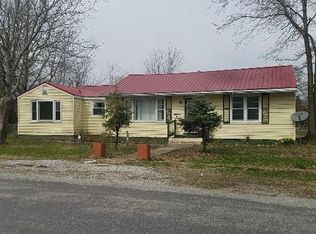 422 3rd St, Mounds, IL 62964