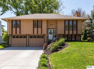 7517 Drexel St, Ralston, NE 68127