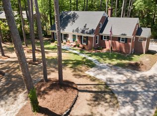 612 W Chisholm St, Sanford, NC 27330