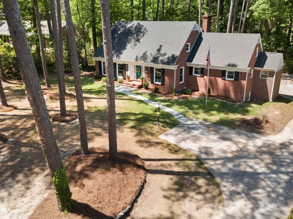 612 W Chisholm St, Sanford, NC 27330