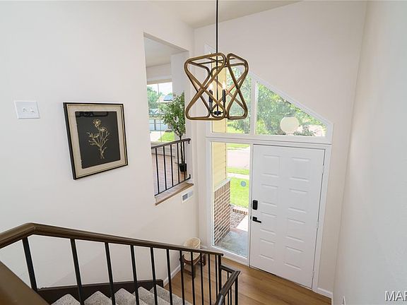 3rd image of 6938 Jamestown Way Dr