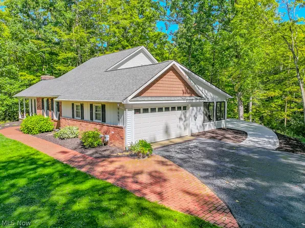 9655 Fox Meadow Ln, Chardon, OH 44024