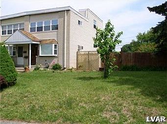 2nd image of 2007 S Hall St