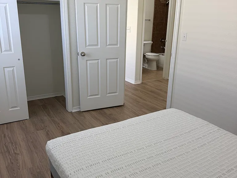 1600 Bradley Ct — Photo 16