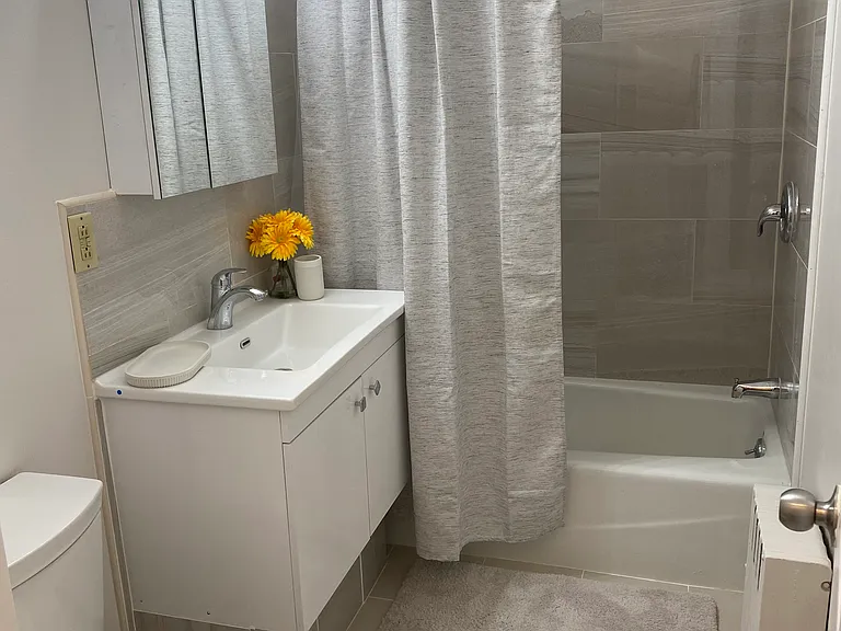 821 Grand Ave #2 — Photo 17