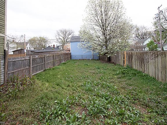 3rd image of 1903 W 52nd St