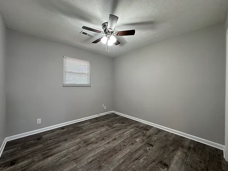 918 Naomi Dr — Photo 8