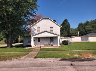 411 13th St, Carlyle, IL