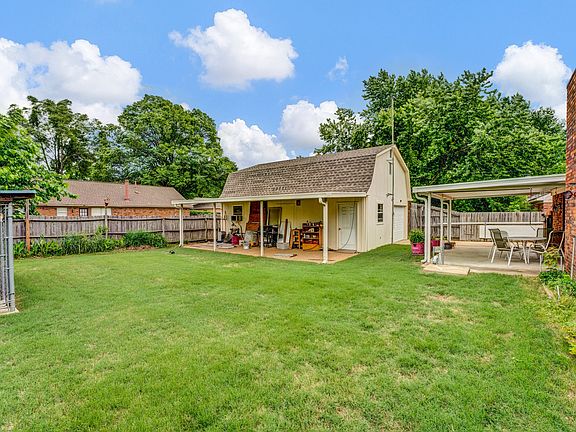 3rd image of 7892 Carol Elaine Cir