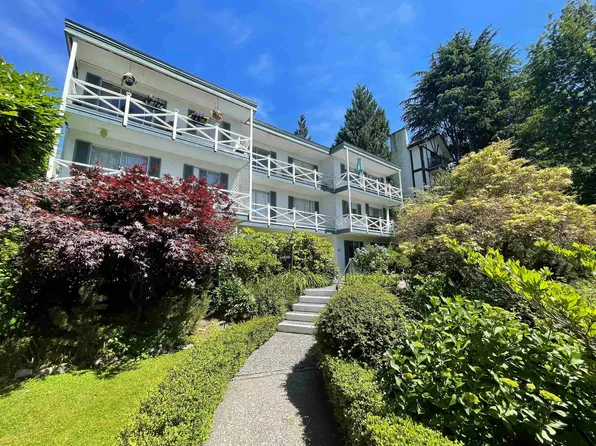 140 E 20th St #11, North Vancouver, BC V7L 3A4