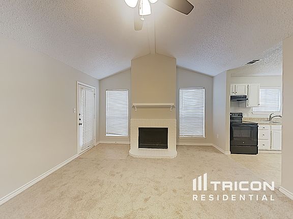 4th image of 1120 Hidden Creek Dr