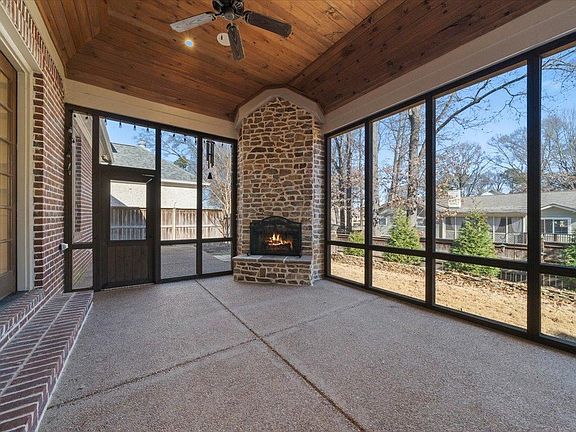 4th image of 1698 Padington Park Ln