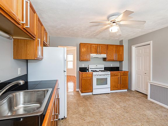 2nd image of 15 Hutchinson St APT 2