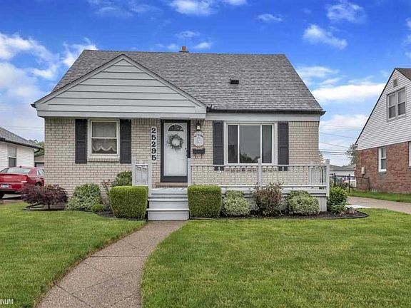 2nd image of 25295 Mackinac St
