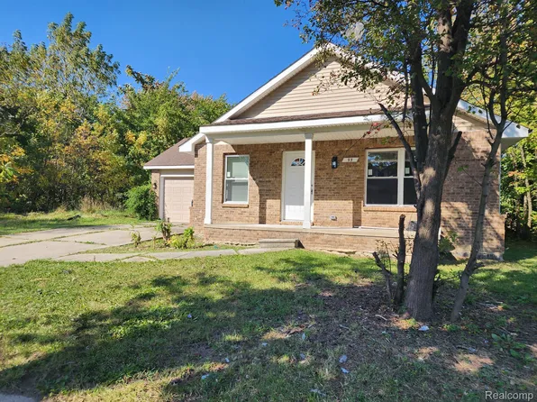 93 E Savannah St, Detroit, MI 48203