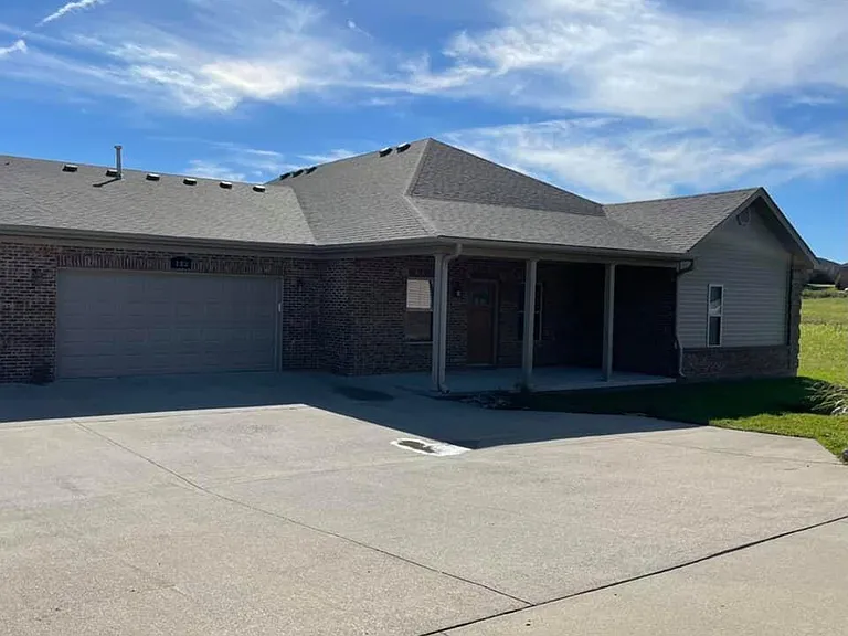 104 Garden Gate Dr — Photo 3
