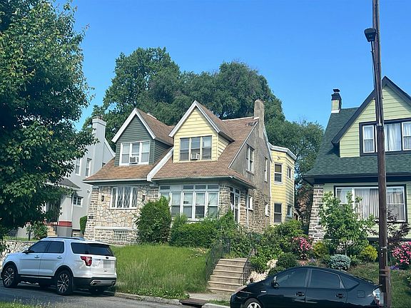 2nd image of 923 E Rittenhouse St