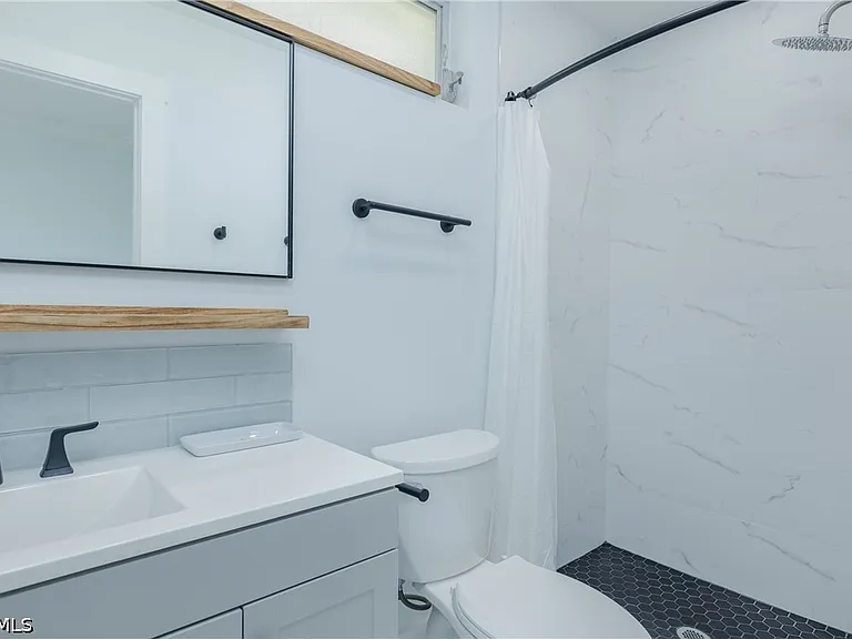 5609 De Soto Ct — Photo 26