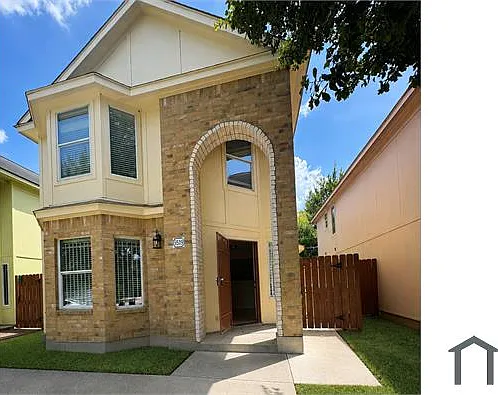 5 bed, 1572 sqft, $2,550 — Photo 1