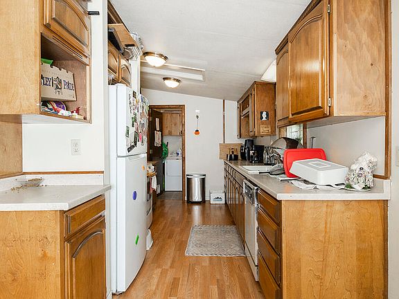 4th image of 1392 Cedar Flat Rd