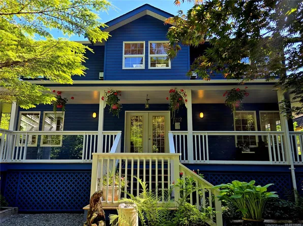 1212 Lynn Rd, Tofino, BC V0R 2Z0