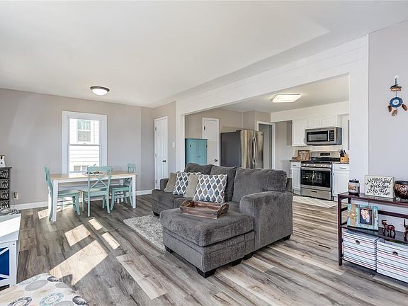 Open floor plan Front Room / Dining area / Kitchen. Staged for example.
