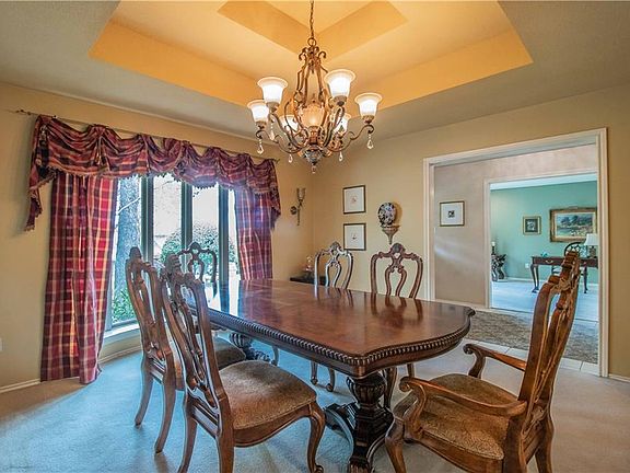 5th image of 1405 Riverview Dr