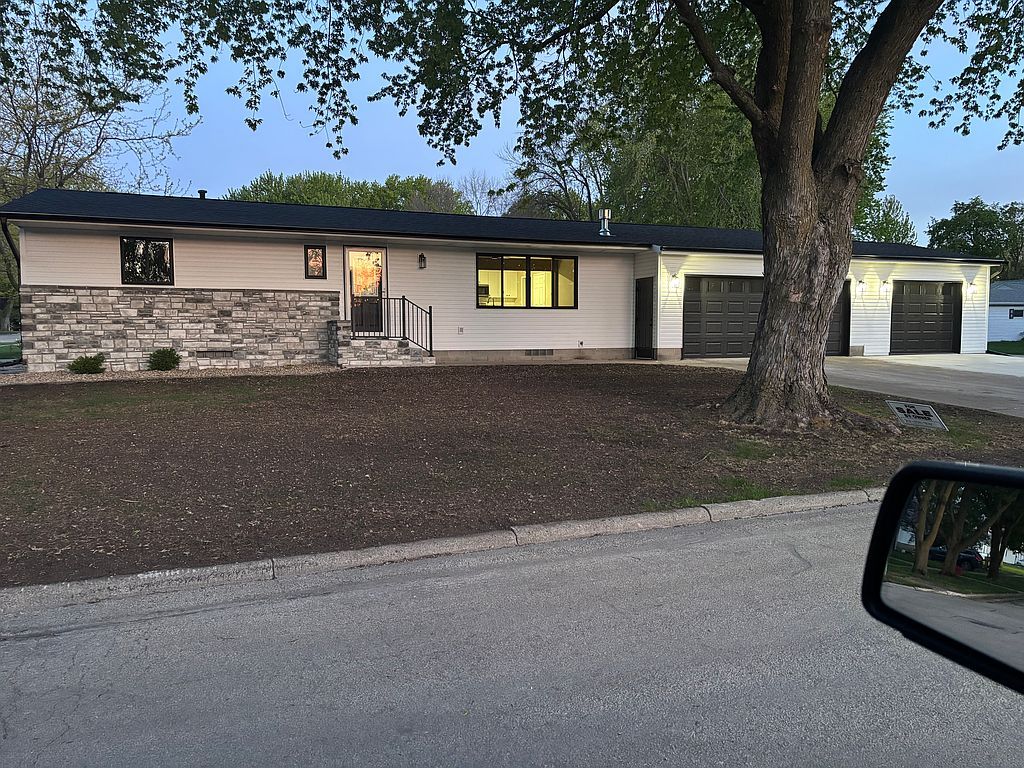 201 NW 9th St - Property Image