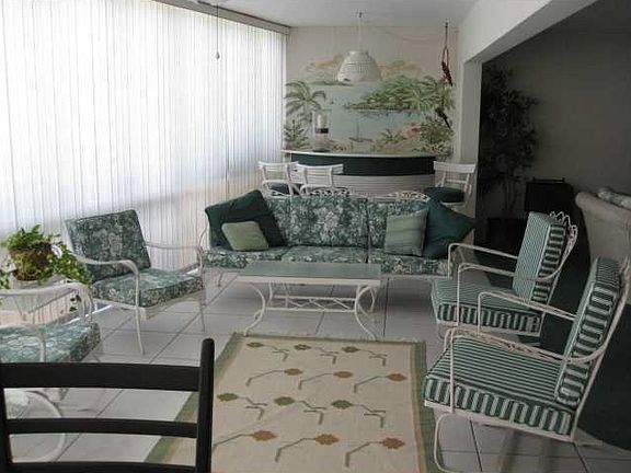 3rd image of 3000 NE 48th St APT 102