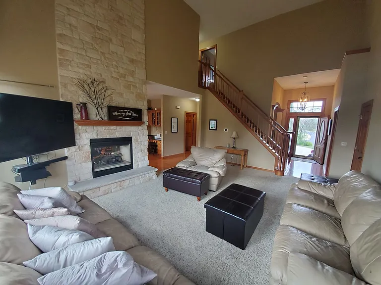 W150N7229 Paseo Ln — Photo 5