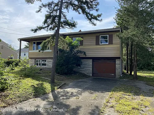 1120 Maimone St Photo 1